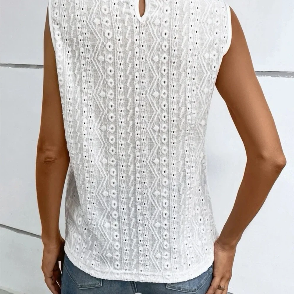 New white lace sleeveless top - Picture 5 of 6